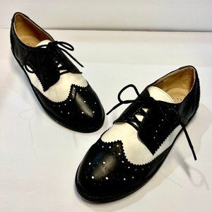 New Without Tags Women's Wing-Tip Lace Up Shoes